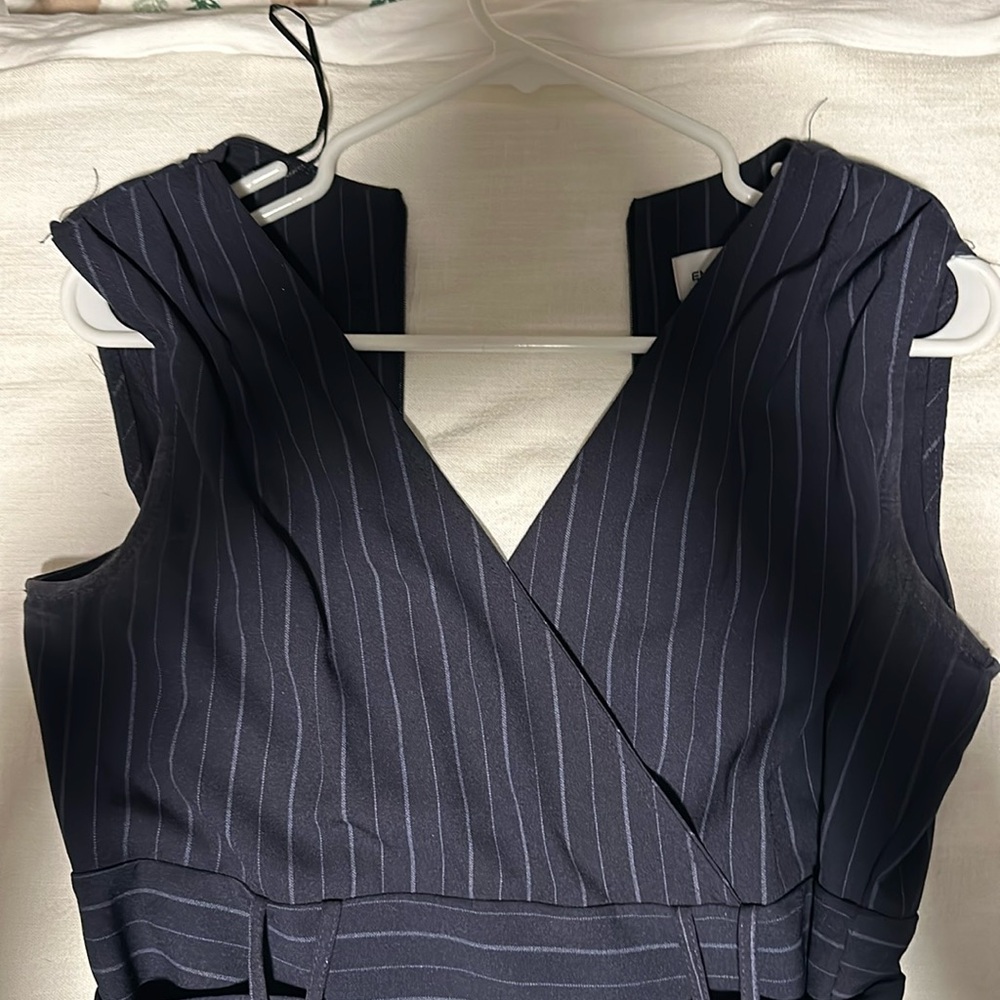 Navy blue pinstripesiped jumpsuitt